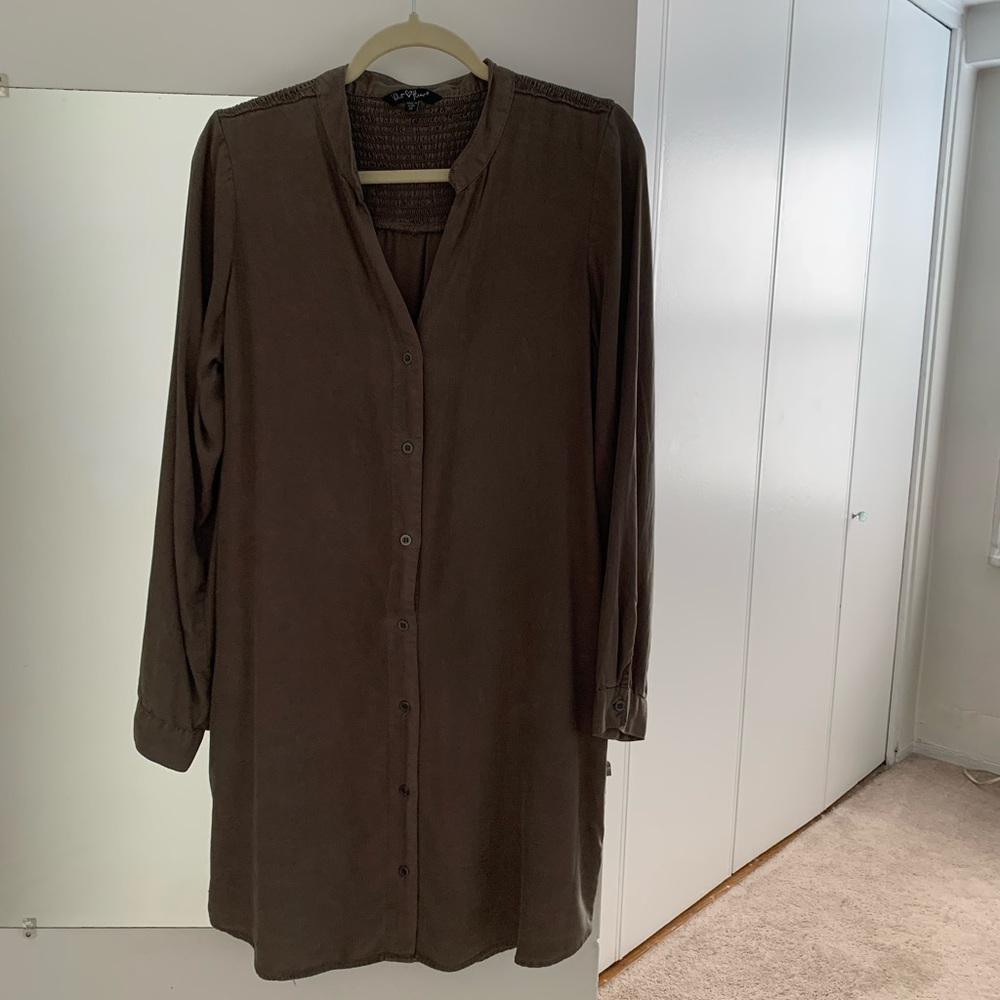 Casual dress by Velvet Hearts size Medium can fit size 8/10.